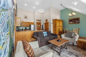 Télévision, cheminée, lecteur de DVD