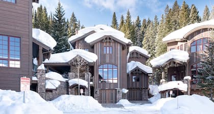 Base Camp 494 | Hot Tub | Walk To Slopes | Large Townhome