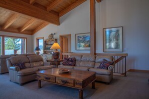 TV, fireplace, DVD player