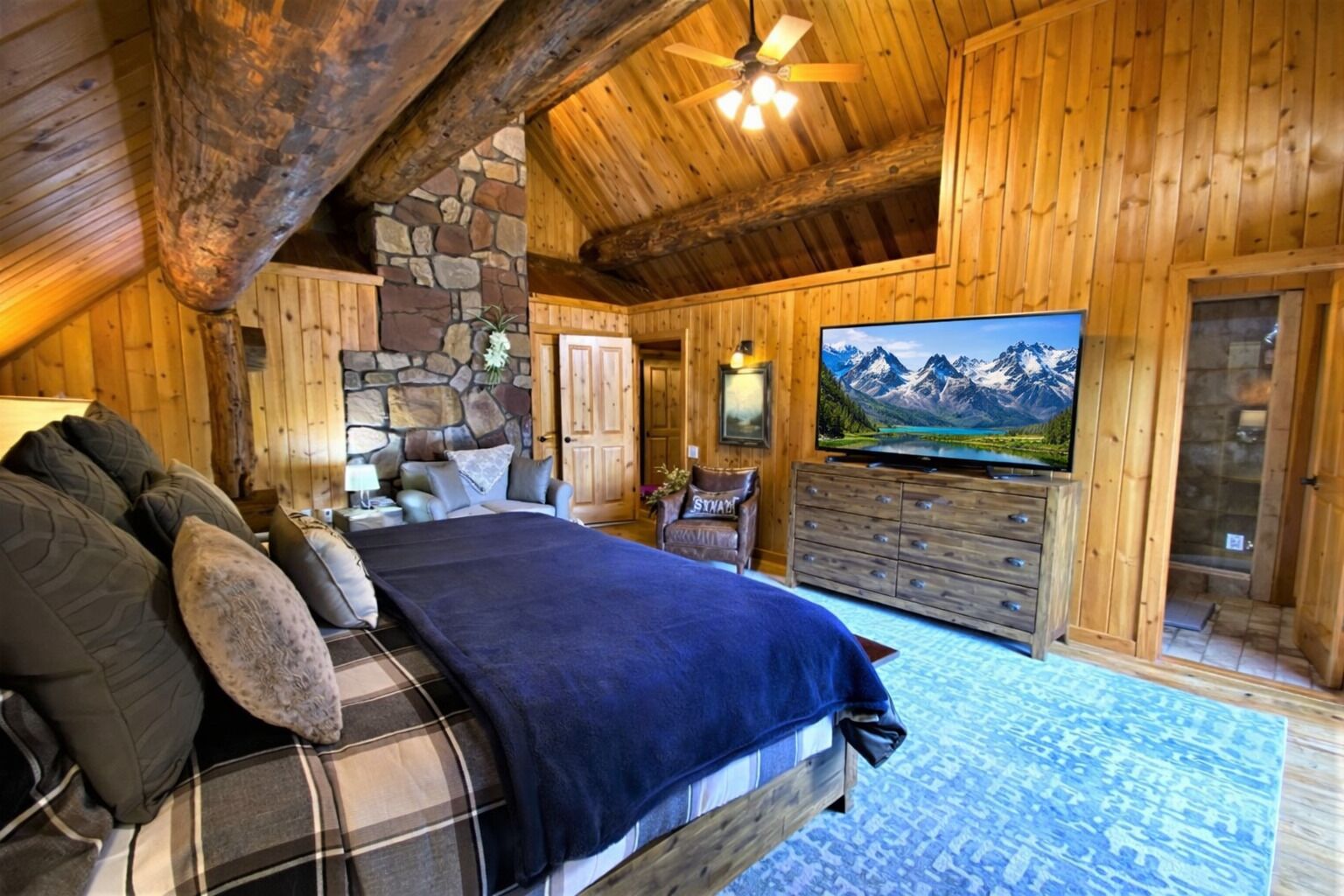 3 bedrooms, iron/ironing board, travel crib, free WiFi