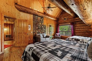 Bedroom with 2 Queen Beds