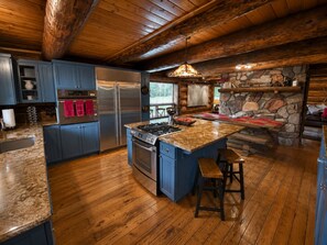 Kühlschrank, Ofen, Herdplatte, Geschirrspüler