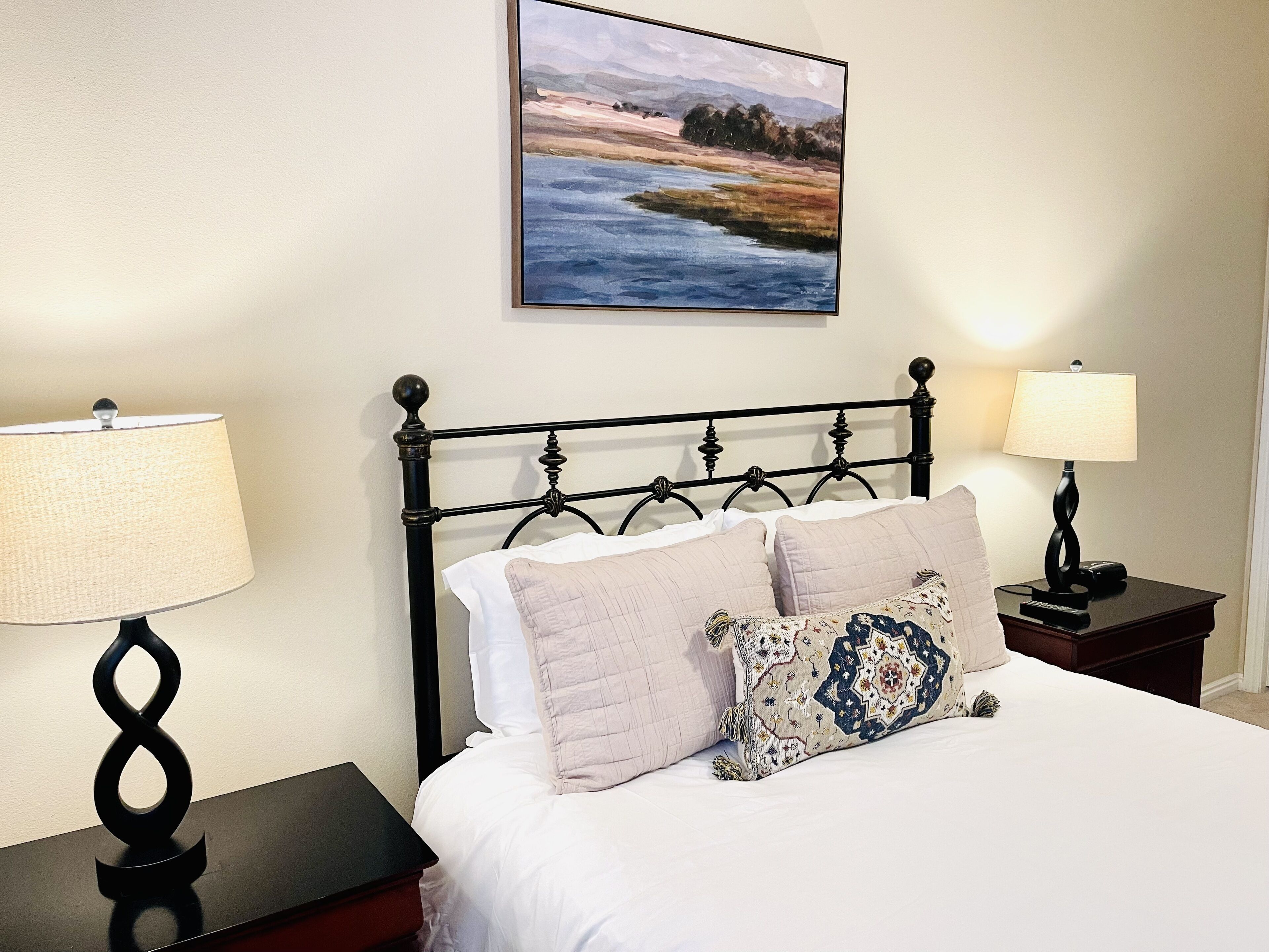 3 chambres, fer et planche à repasser, Wi-Fi gratuit, draps fournis