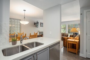 Interior - 1BR | Northstar | Village Location | Gas Fireplace | Shared Hot Tub | Ski Storage (Whistler)