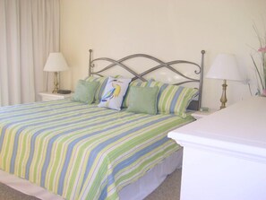 2 bedrooms, iron/ironing board, Internet, bed sheets - Seaside 3702 2/2 *Directly on the Beach*Perfect View* (Orange Beach)