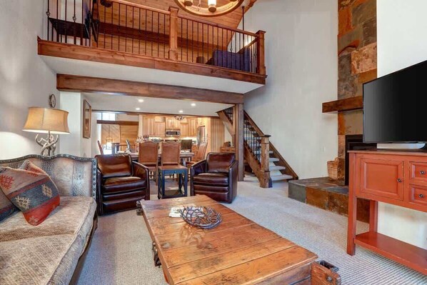 TV, fireplace, offices