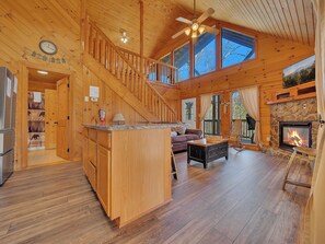 TV, fireplace, DVD player - Private Hot Tub | Seclusion | Pool Table | Pet Friendly (SEVIERVILLE)