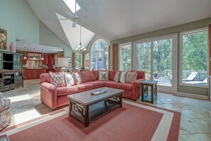 Smart TV, DVD player