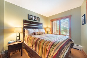 1 bedroom, iron/ironing board, free WiFi, bed sheets - Condo in River Run Only a Short Walk to Gondola, Shops and Restaurants! (Keystone)