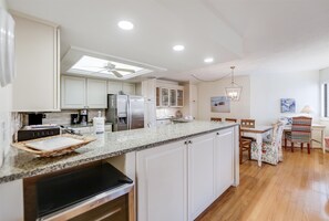 Fridge, oven, stovetop, dishwasher