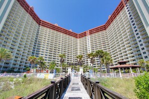 Property grounds - Summer Deals!! Updated Penthouse- Gulf Front! Winter '26 $1800/mo! (Panama City Beach)