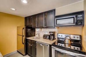 Fridge, microwave, oven, stovetop - Recently Remodeled! TRUE Ski In/Out In The Heart of Breck! TE219 (Breckenridge)