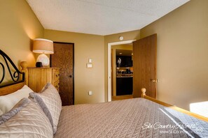 1 bedroom, free WiFi, bed sheets - Recently Remodeled! TRUE Ski In/Out In The Heart of Breck! TE219 (Breckenridge)