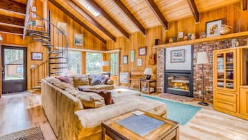 Una televisión, videojuegos, un reproductor de DVD, libros