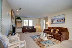 TV, offices - Las Palmas Resort #1508 | All-Inclusive Amenities (Saint George)