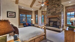 Luokittelematon kuva, 3 kautta 24, painike
