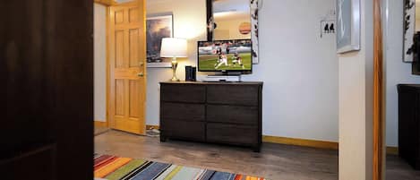 4 habitaciones, tabla de planchar con plancha, cuna de viaje y wifi