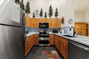 Fridge, microwave, oven, stovetop - Ideally Located Condo in River Run Close to Gondola, Shops, and Dining! (Keystone)