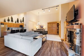 TV, fireplace, DVD player - Ideally Located Condo in River Run Close to Gondola, Shops, and Dining! (Keystone)