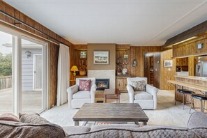 TV, fireplace, DVD player, books