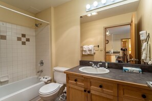 Combined shower/bathtub, hair dryer, towels - River Run Condo w/ Views from Balcony & Short Walk to Gondola, Shops & Dining (Keystone)