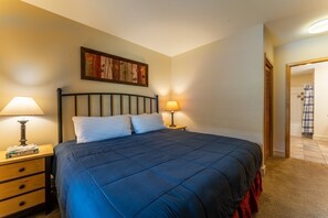 2 bedrooms, iron/ironing board, Internet, bed sheets