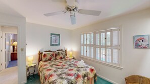 5 bedrooms, iron/ironing board, free WiFi, bed sheets - JEKYLL HYDE AWAY 5 bedrooms, 4.5 bathrooms (Jekyll Island)