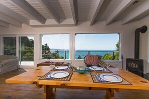 Dining - Pelican's Nest - Beach & Dog Lover's Paradise! (Trinidad)