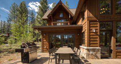 Caleb's Beautiful Old Greenwood 4 BR - Capacidad para 10 personas + piscina, gimnasio y traslado