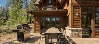Caleb's Luxury Old Greenwood 4 BR with Pool, Gym and Dog OK