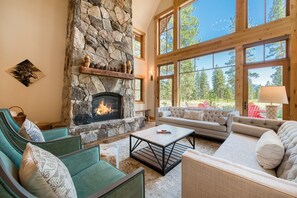 TV, fireplace, stereo