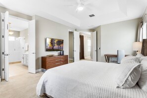 5 slaapkamers, een strijkplank/strijkijzer, wifi, beddengoed