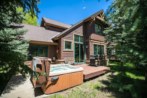 Highland Greens Fairway Townhome: Hot Tub, Views