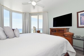 2 bedrooms, memory-foam beds, iron/ironing board, free WiFi