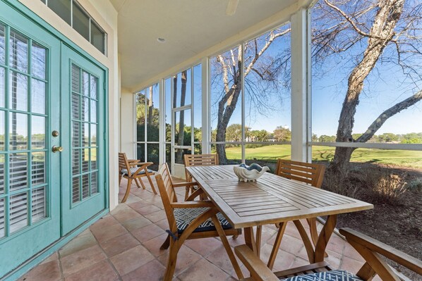Outdoor dining