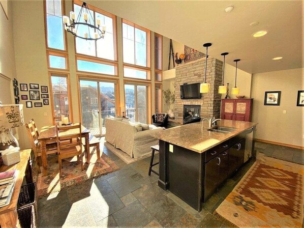 TV, fireplace, DVD player, books