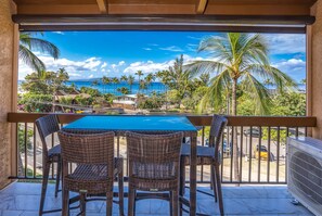 Outdoor dining - Maui Vista #1-418 Ocean View/Pickle Ball Courts, 100 Yards to the Beach, Wifi (Kihei)