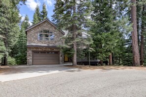 Exterior - Spacious 4BR Home w/ Game Room, Wifi, & Private W/D (Shaver Lake)