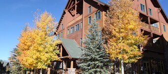 River Run Condo, cocina renovada, cama King, vistas al pueblo, WIFI gratuito