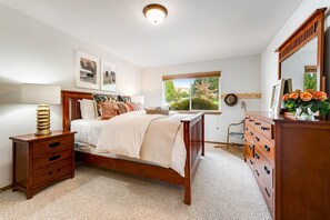 4 chambres, fer et planche à repasser, Internet gratuit, draps fournis