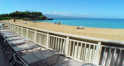 2 Bedroom 2 Bath 1600 sq ft at Kaanapali Beach, walk Whaler's Village