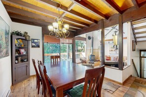 Dining - Bright Olympic Valley condo with free WiFi, fireplace, and deck (Squaw Valley)