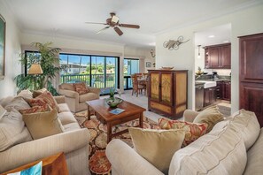 Televisión, reproductor de DVD y estéreo 