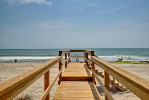 Beach - Ocean Dunes 1806 - Open oceanfront three bedroom condo with great views (Kure Beach)