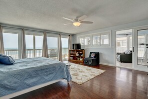 3 habitaciones, tabla de planchar con plancha, wifi y ropa de cama 
