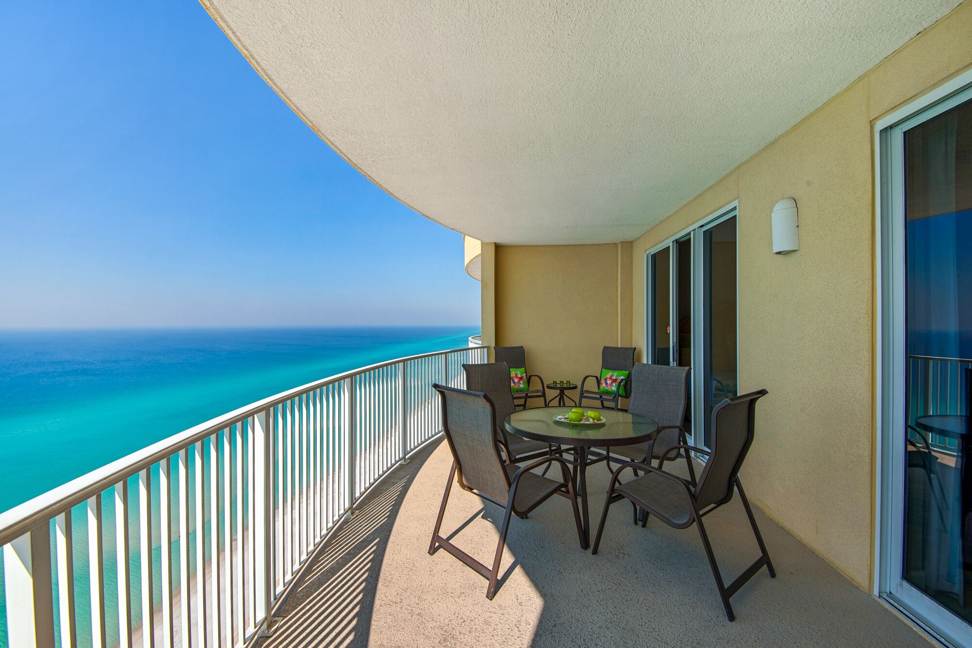 Affordable!Luxurious!BeachFront!TopFlrCondo!ReservedParking!Beach Service Included