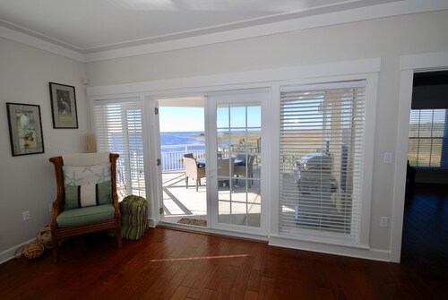 Gulf Breeze Condo #201- Private Boat Ramp! WiFi! NO DOCK THIS SCALLOP SEASON!