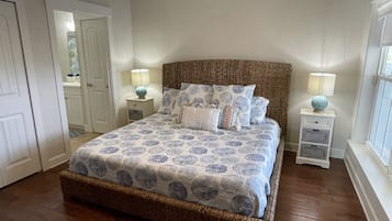 3 bedrooms, WiFi, bed sheets, wheelchair access