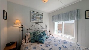 3 soverom, skrivebord, strykejern/-brett og wi-fi (inkludert)