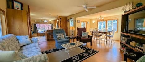 Smart TV, reproductor de DVD y libros